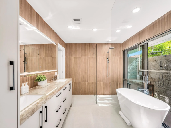 Luxurious Waterfront Property in Fort Lauderdale - Ideal for Families